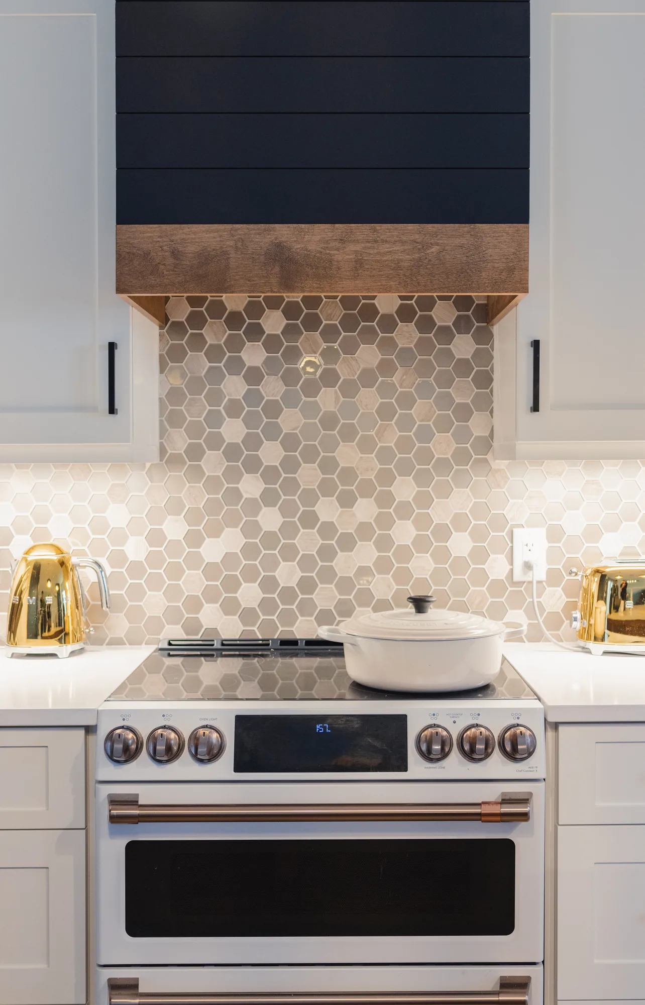 Olive Avenue — Halifax interior designed by MAD Design Interiors (photo 9 of 12)